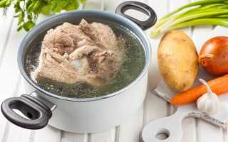 Когда нужно солить мясо при варке супа